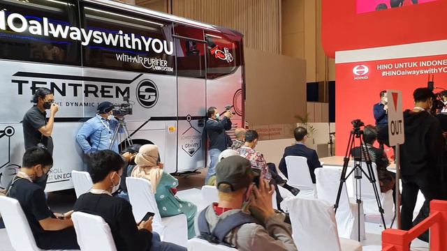 Walkaround GIIAS 2021 (GAIKINDO Indonesia International Auto Show) смотреть онлайн