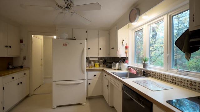 Video of 39 Hayden Lane | Bedford, Massachusetts real estate & homes by Suzanne Koller смотреть онлайн