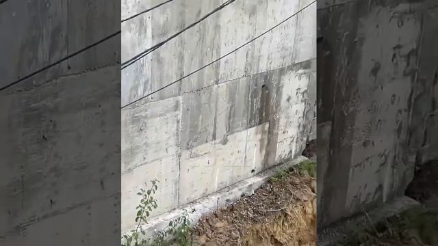 В Сочи треснула подпорная стена смотреть онлайн