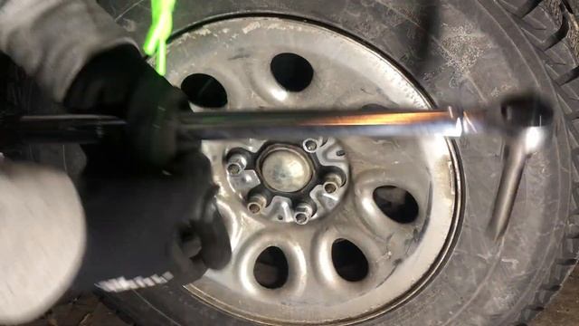 Ryobi Impact Driver as an Impact Wrench? (PART 1) смотреть онлайн