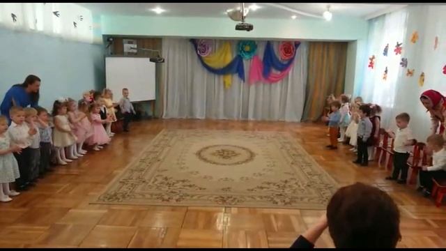 Группа"Неваляшки" поздравляют мамочек и бабушек с праздником 8 Марта смотреть онлайн