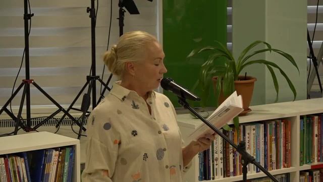 Громкие чтения "Послушайте!" К Дню рождения Владимира Маяковского Надежда Корычева смотреть онлайн