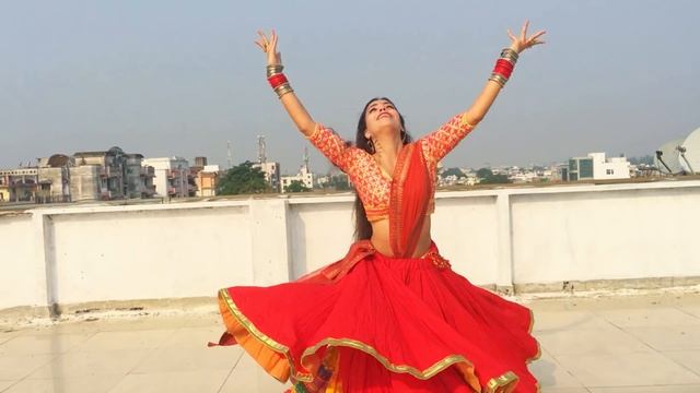 Nagada Sang Dhol | Dance with Alisha | Navratri Garba Dance | смотреть онлайн