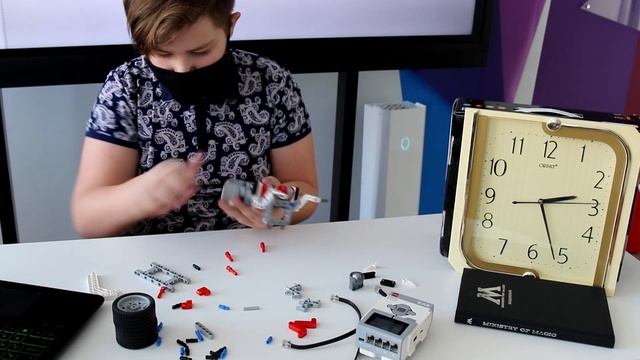 Чернаков Николай, промробоквантум, ДТ "Кванториум-Тобольск". Сборка робота-пятиминутки смотреть онлайн