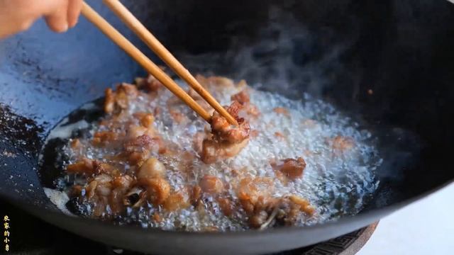 小勇做干锅鸡块，香辣入味焦香四溢，鸡块入口越嚼越香，太下饭了【农家的小勇】