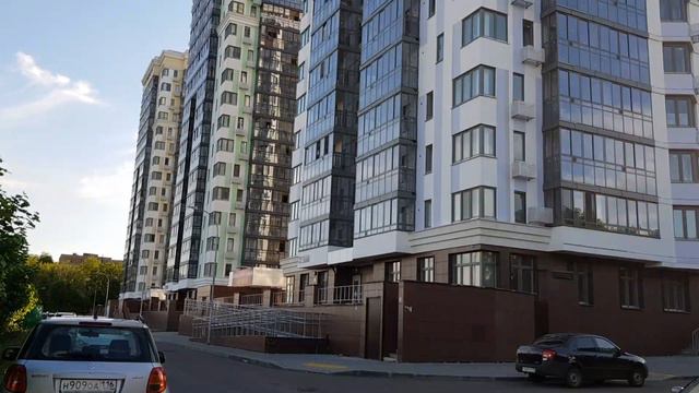 Иду к подруге в гости. Она живёт на 15 этаже смотреть онлайн