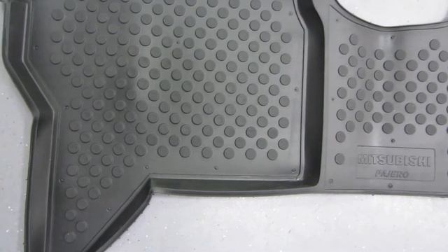 Коврики в салон Mitsubishi Pajero III (5 дверный) 2000-2007. Цвет чёрный смотреть онлайн
