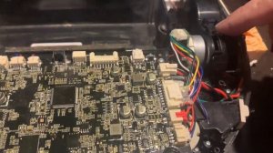 Робот-пылесос Tefal/Rowenta X-plorer Serie 75 разборка. Ремонт поломки колеса.