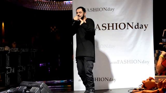 Lookin Rooms. Севак Ханагян. смотреть онлайн