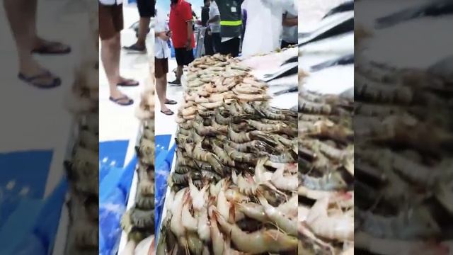 #dubai#fishmarket#vegetablemarket Dubai vegetable and fish market..... смотреть онлайн
