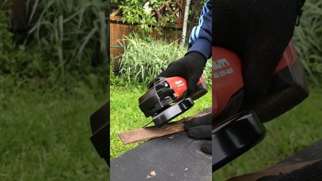 Аккумуляторная болгарка Hilti AG125-A22. Тестирую эту УШМ на разных материалах