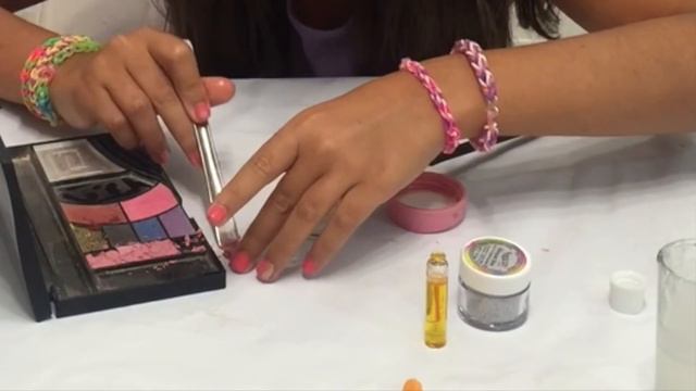 COMO FABRICAR TU PROPIO LABIAL- COMO HACER UN EOS 💄 LIPSTICK- DIY FACIL ✔️ смотреть онлайн