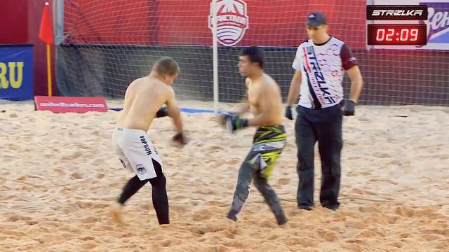 Мужик с овощной базы против Бойца ММА !!! смотреть онлайн