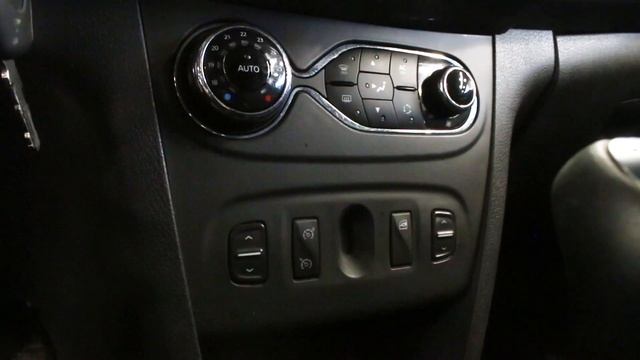 RENAULT LOGAN светло-серебристый смотреть онлайн