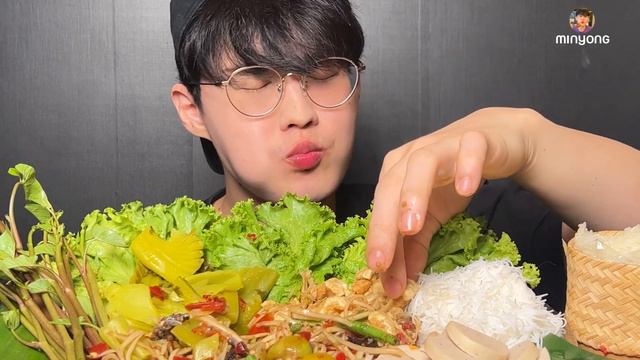 ASMR MUKBANG 뱃속 까지 타들어 가는 엄청 매운 쟁반 쏨땀 먹방~! 🌶 SPICY THAI FOOD ‘Super Green Papaya Salad (Somtam)’ смотреть онлайн