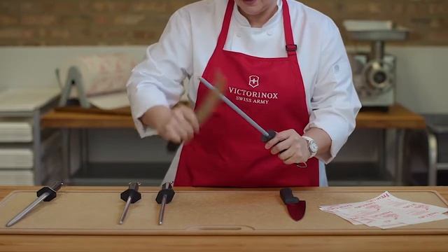 Kari Underly Victorinox Sharpening Knives смотреть онлайн