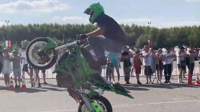 Стант шоу на автофестивале Japdays 2022 смотреть онлайн