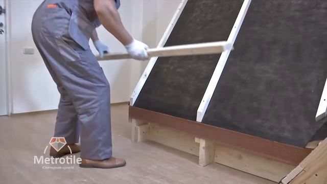 Монтаж карнизной планки и шаговой обрешетки черепицы Метротайл смотреть онлайн