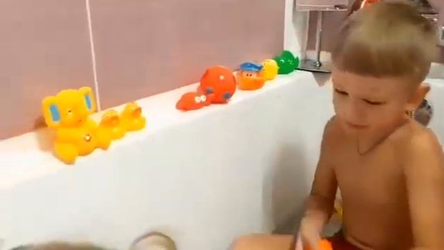 Обзор: игрушки для купания Mom's care смотреть онлайн