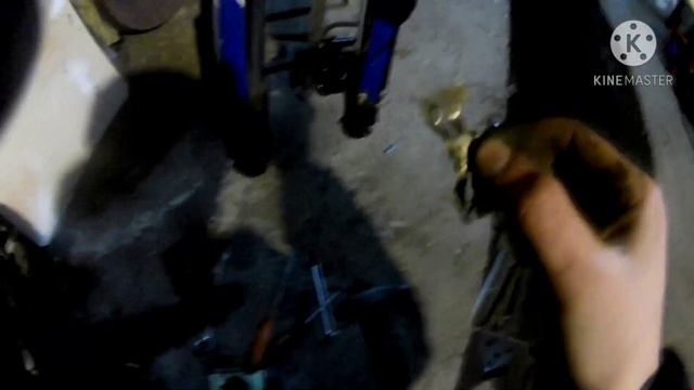 ЛюТыЙ ПеРеКуП | Замена колодок, подшипников и резины переднего колеса. смотреть онлайн