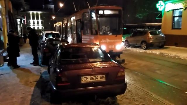 Як чернівецький олень зупинив рух трамваїв у Львові смотреть онлайн