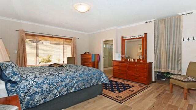 12 Colorino Avenue Caversham Liz De Cinque of HKY Real Estate смотреть онлайн