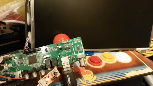 Demo of firmware flash on a V59 LCD driver board смотреть онлайн
