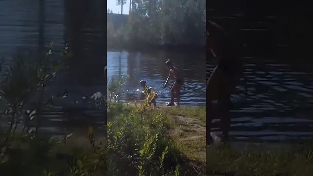 Не хочет купаться смотреть онлайн