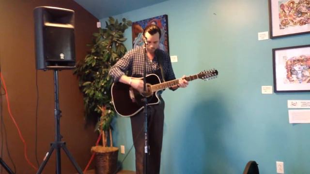 Ben Brown - As The World Falls Down by David Bowie - SquareRut Kava Bar - Austin Texas - 032216 смотреть онлайн