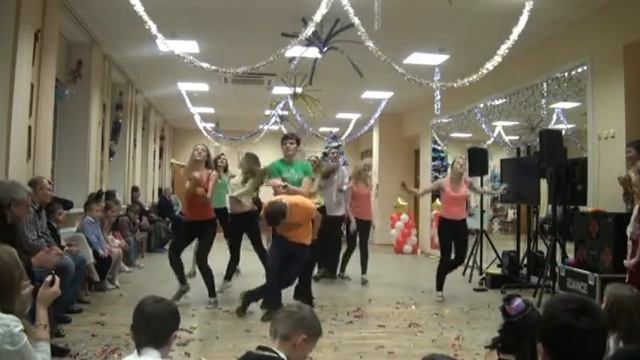 Новогодняя фантазия на тему "творческий поиск новых хореографических образов" смотреть онлайн