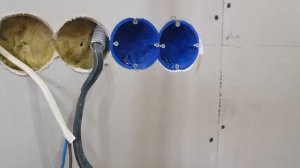 Монтаж подрозетников в гипсокартон.  подрозетник в гипсокартон