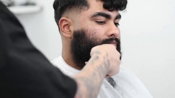 ?HOW TO DO A LOW FADE, FADED CULTURE, BARBER TUTORIAL!