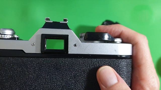 Buying Your First 35mm Film Camera, Two Great choices смотреть онлайн