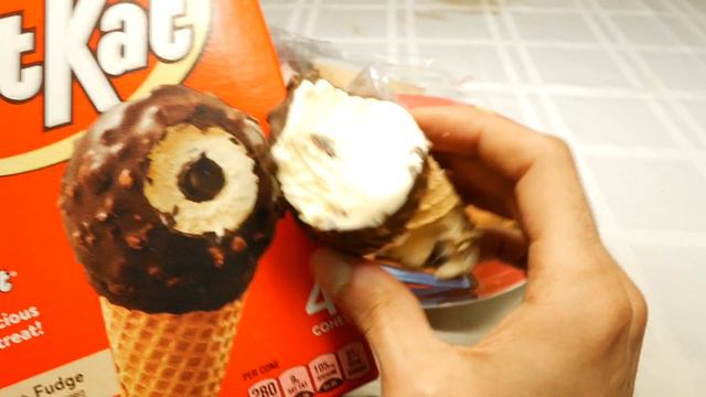 How Good is Kit Kat Ice Cream? Taste Test Review. [Sir Sebastian] смотреть онлайн