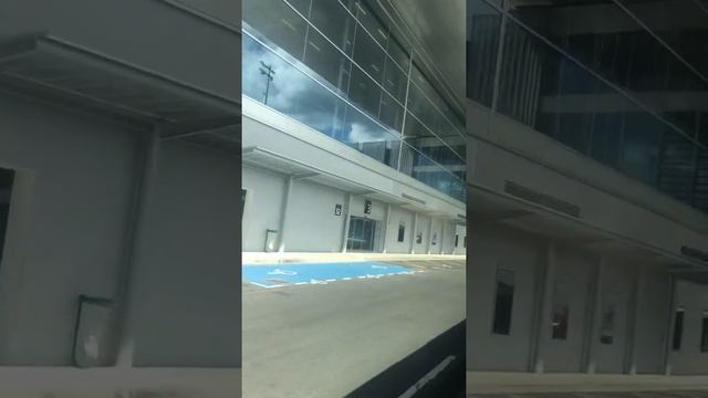 Paris Orly Airport. смотреть онлайн