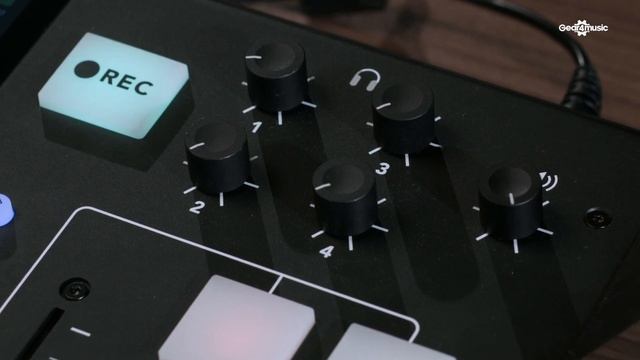 Rode RodeCaster Pro Integrated Podcast Production Console Overview смотреть онлайн