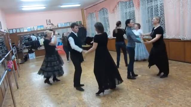 Вальс Ринка, клуб Эдельвейс смотреть онлайн