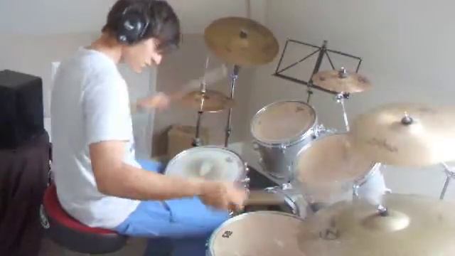 Wavin' Flag (K'naan) - Drum Cover смотреть онлайн