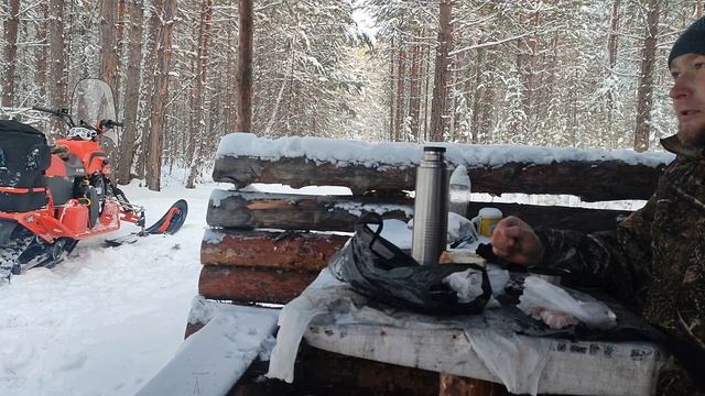 Жизнь в сибири.Рыбалка.Снегоход Irbis Dingo T-150.Пробиваю тропу от дома до реки. смотреть онлайн