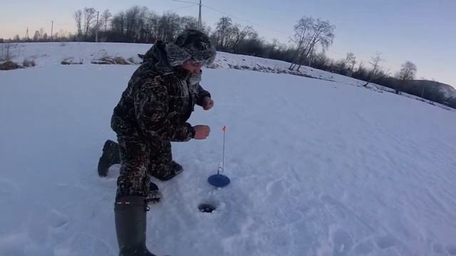 Рыбалка на платнике. Миндяк и Щука. 12. 01. 2018. года смотреть онлайн