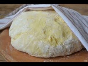 Дрожжевое тесто на майонезе.