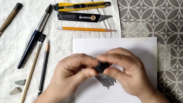 Подготовка инструментов для академ. рисунка. Как закреплять стр. скотчем рисунок на мольберт. смотреть онлайн