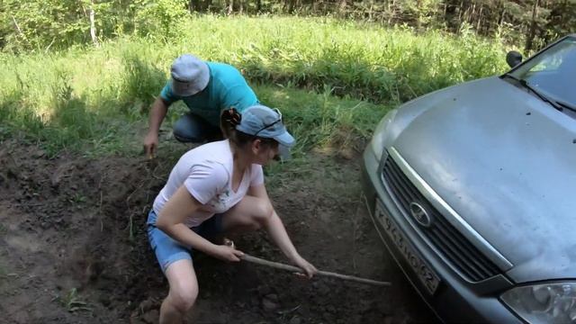 Оффроад на Lada Priora. Проходимость стоковой LADA PRIORA на бездорожье