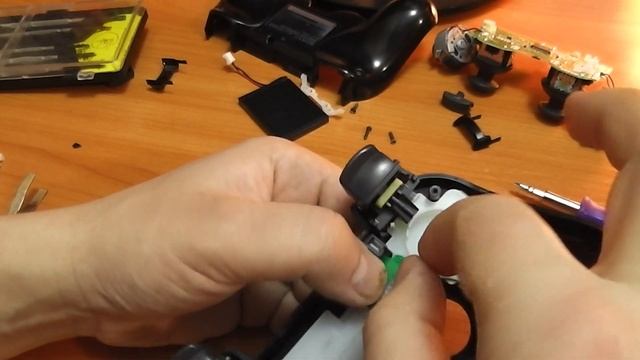 Разборка - сборка джойстика от PS3 // ПОШАГОВО ! ! ! смотреть онлайн