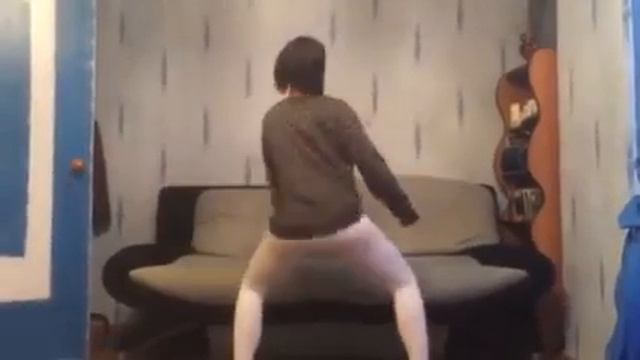 Вот это попа:-):-) смотреть онлайн