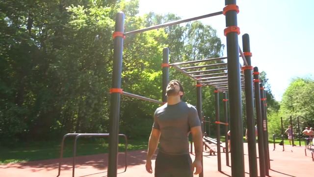 Желание становиться лучше заставляет вставать каждый день.