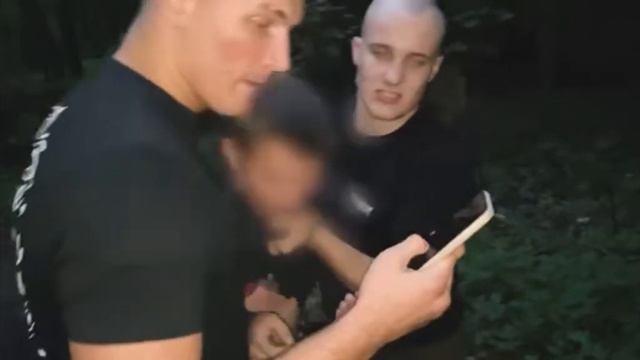 ПАРНИ ПОЙМАЛИ ЗАКЛАДЧИКА!!! смотреть онлайн
