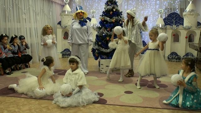 ТАНЕЦ СНЕЖИНОК И РАЗБОЙНИКОВ смотреть онлайн