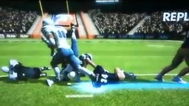 Backbreaker Xbox 360 Demo- Players go everywhere after tackle смотреть онлайн