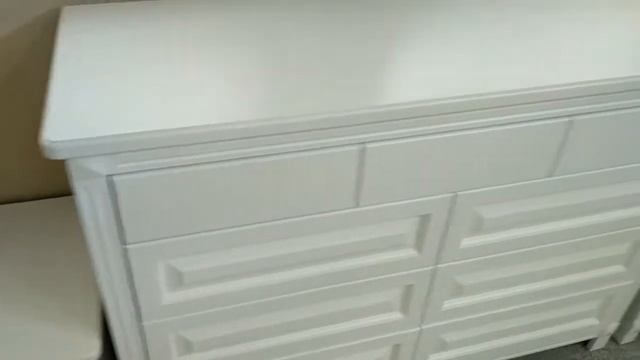 Комод и прикроватные тумбы. Фасады из крашенного мдф смотреть онлайн